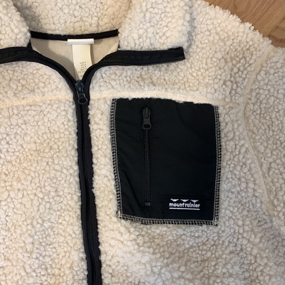 H&M mountrainer fuzzy jacket - Picture 2 of 4